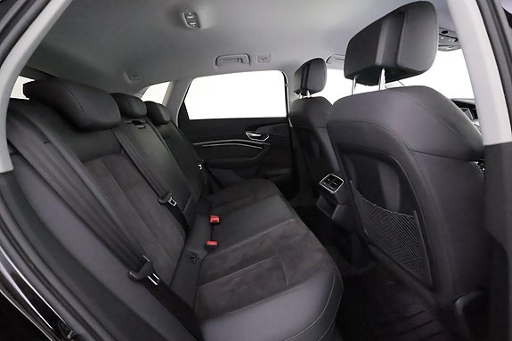 Audi e-tron 12 of 26