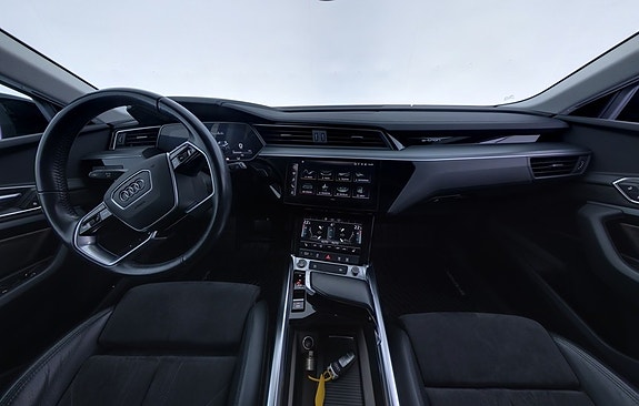 Audi e-tron 19 of 26