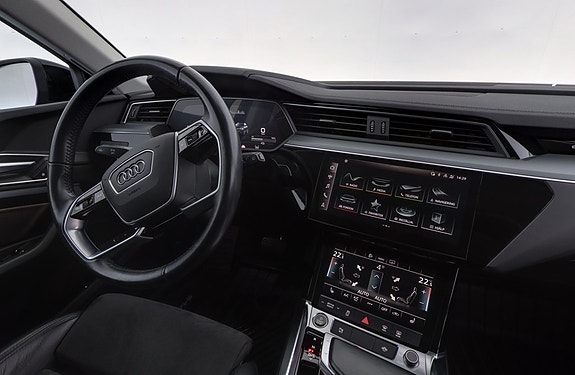 Audi e-tron 18 of 26