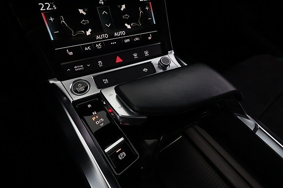 Audi e-tron 25 of 26