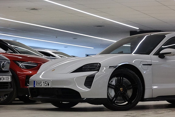 Porsche Taycan Turbo 5 of 5