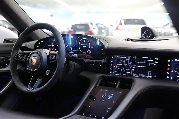 Porsche Taycan Turbo 16 of 29