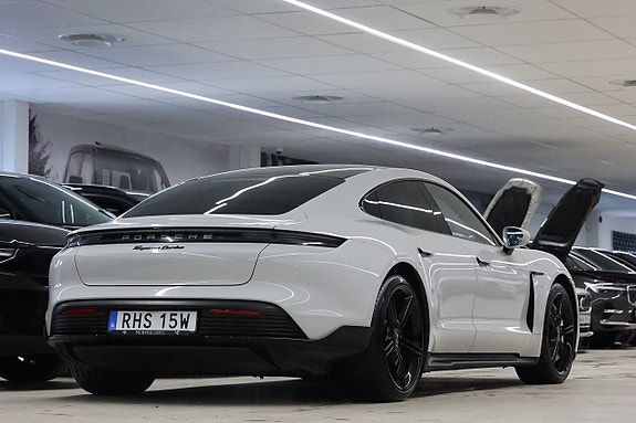 Porsche Taycan Turbo 9 of 29