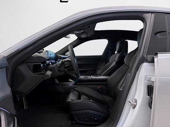 Porsche Taycan Turbo 15 of 24