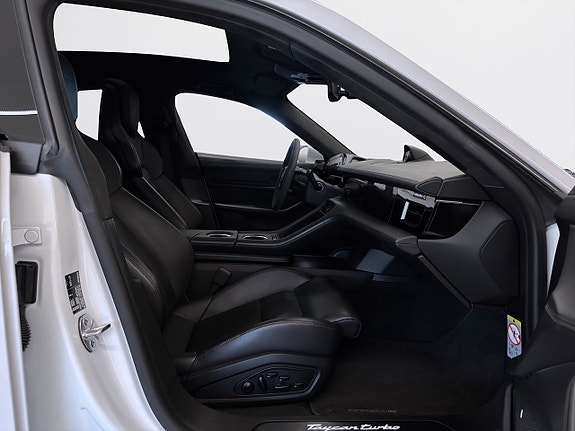 Porsche Taycan Turbo 12 of 24