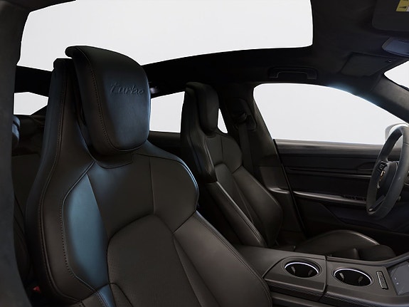 Porsche Taycan Turbo 13 of 24