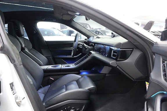 Porsche Taycan Turbo 17 of 29