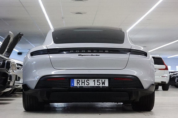 Porsche Taycan Turbo 10 of 29
