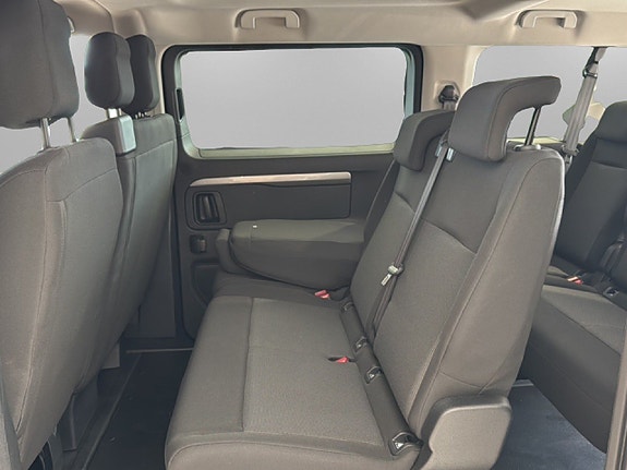 Peugeot Traveller 9 of 20
