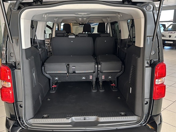 Peugeot Traveller 18 of 20