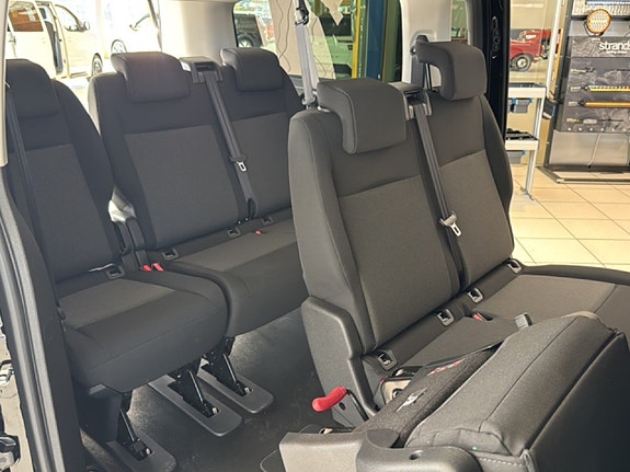 Peugeot Traveller 15 of 20