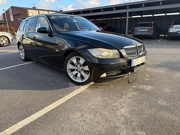 BMW 325d 2 of 5