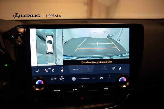 Lexus NX450h+ 15 of 17