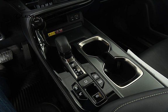 Lexus NX450h+ 14 of 17