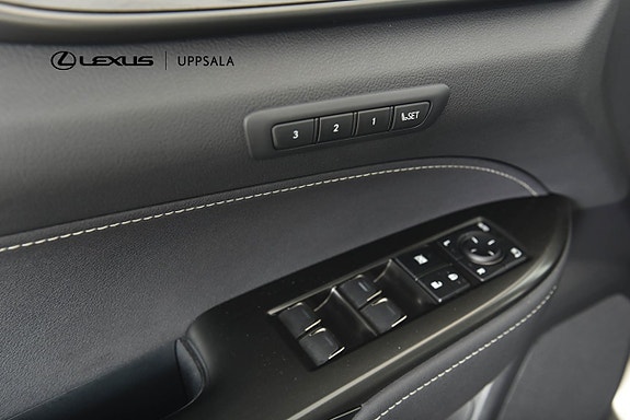 Lexus NX450h+ 11 of 17