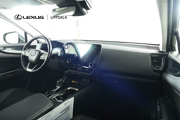 Lexus NX450h+ 10 of 17