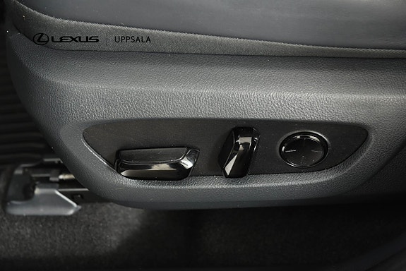 Lexus NX450h+ 12 of 17