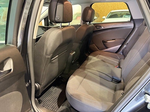 Opel Astra 17 of 19