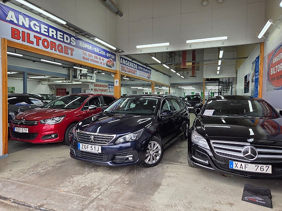 Peugeot 308 SW 2 of 17