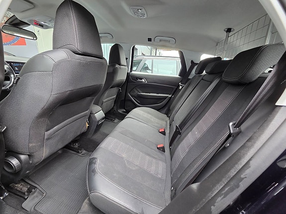 Peugeot 308 SW 13 of 17