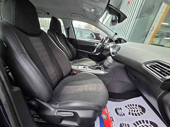 Peugeot 308 SW 9 of 17