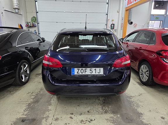Peugeot 308 SW 3 of 17