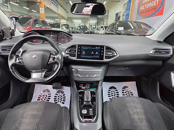 Peugeot 308 SW 17 of 17