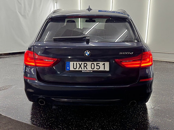 BMW 520d 4 of 5