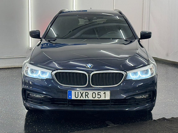 BMW 520d 2 of 5