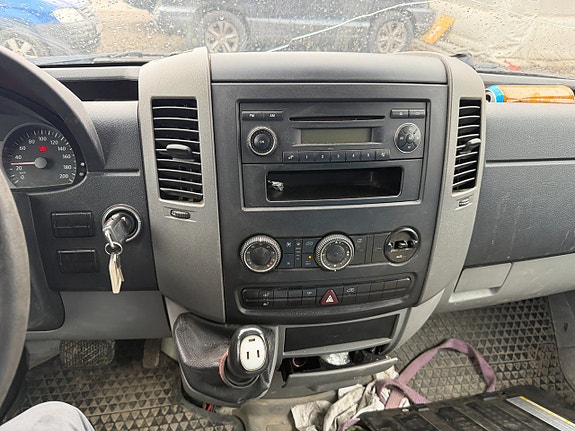 Volkswagen Crafter 8 of 11