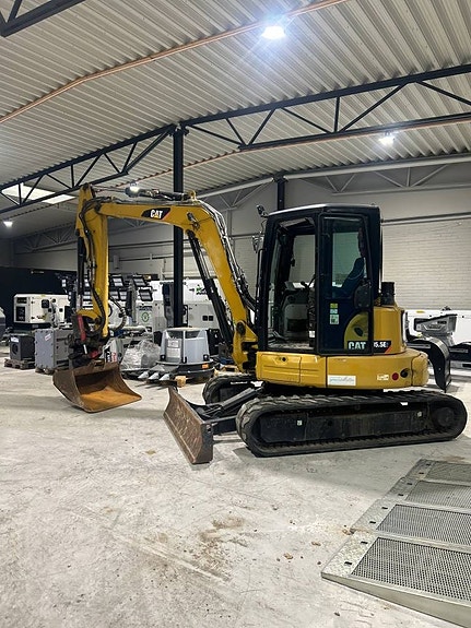 Grävmaskin CAT 305.5E2 CR 5,5 ton, med 3 redskap