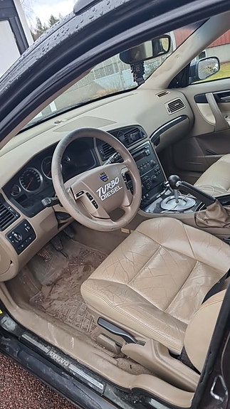 Volvo V70 5 of 10