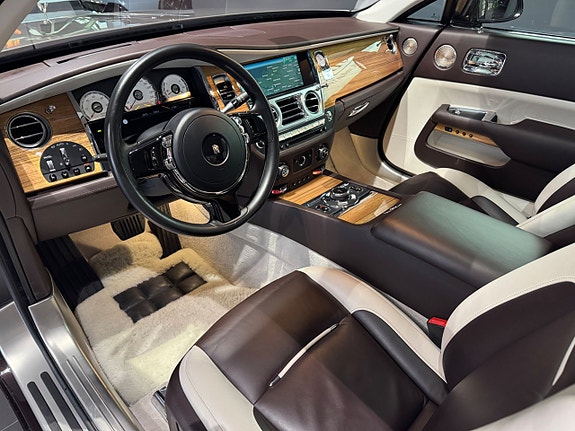 Rolls Royce Wraith 4 of 5