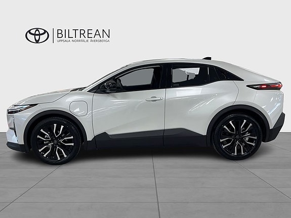 Toyota C-HR+ 3 of 5