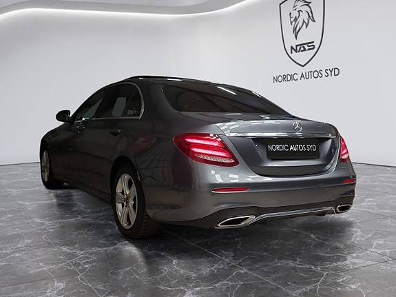 Mercedes-Benz E220 d 3 of 5