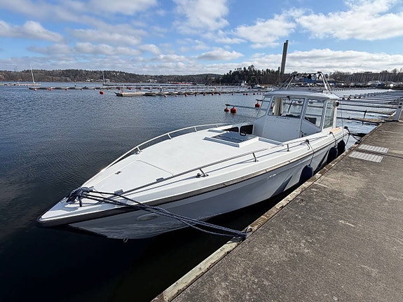 Scarab 30 Cabin, Mercruiser 496 Magnum HO 415 hk -04 Bogprop