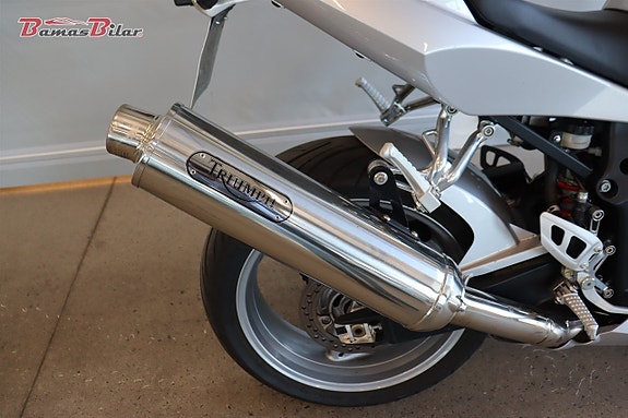 Triumph 600 Daytona SVENSKSÅLD LÅGMILAD SAMLAROBJEKT 6 of 23