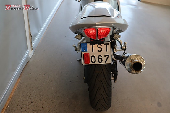 Triumph 600 Daytona SVENSKSÅLD LÅGMILAD SAMLAROBJEKT 22 of 23