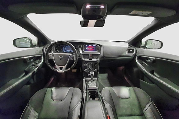 Volvo V40 14 of 23