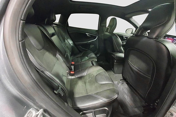 Volvo V40 17 of 23