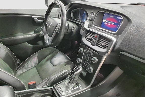 Volvo V40 15 of 23
