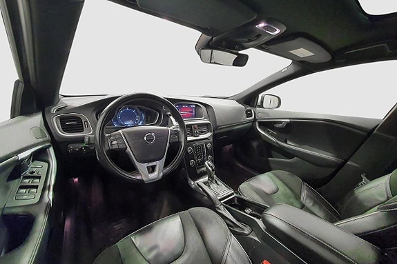 Volvo V40 13 of 23