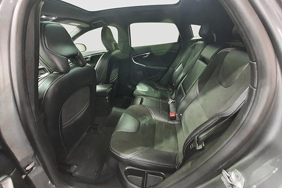 Volvo V40 18 of 23
