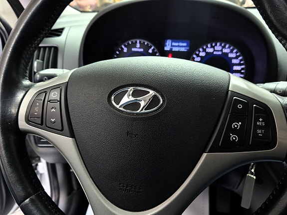 Hyundai i30 15 of 26
