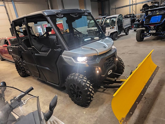 Can-Am Traxter HD10 Max Momsad 2 of 7