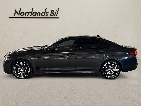 BMW 530xd 2 of 5