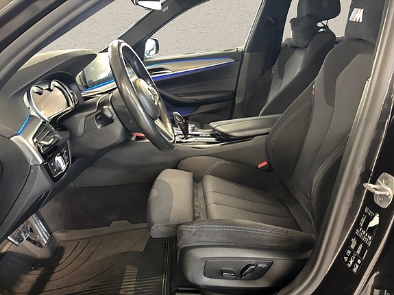 BMW 530xd 4 of 5