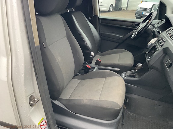 Volkswagen Caddy Maxi 16 of 30