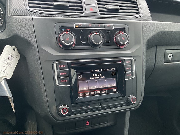 Volkswagen Caddy Maxi 12 of 30