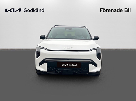 Kia EV3 2 of 5